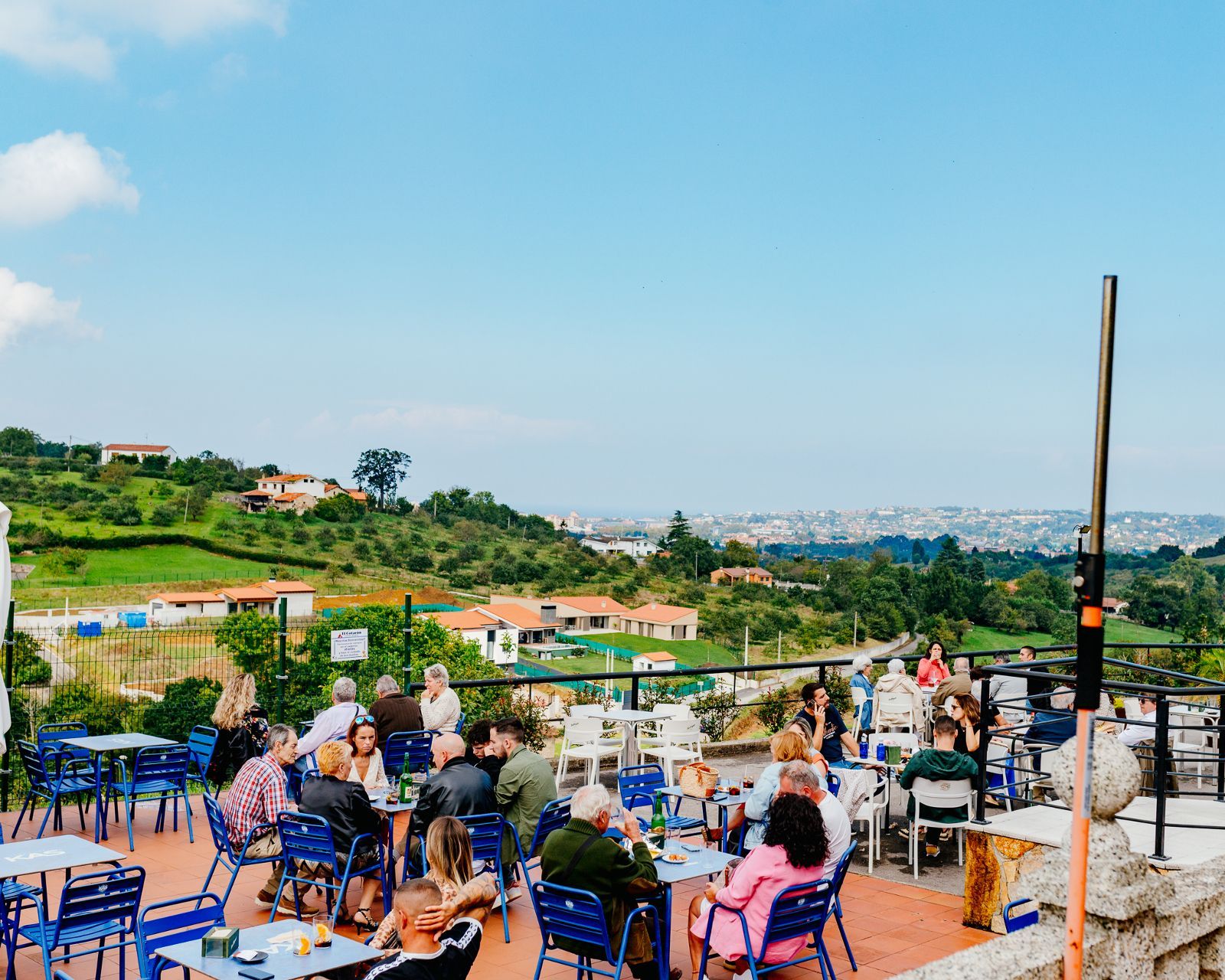 restaurante-con-terraza-el-cotaron